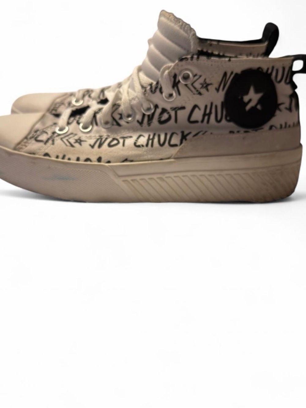 Graffiti Print High-Top converse in White and Black